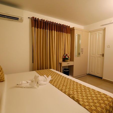 Hotel Swarna Residency Kochi Zewnętrze zdjęcie