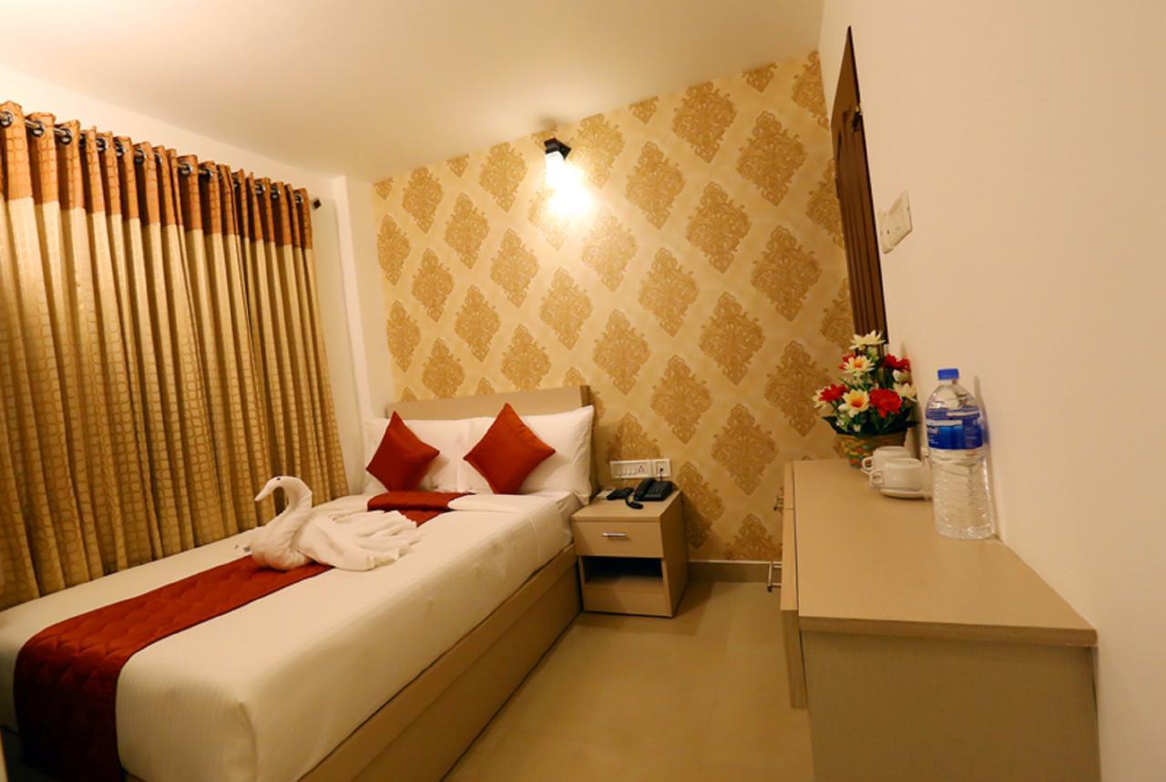 Hotel Swarna Residency Kochi Zewnętrze zdjęcie