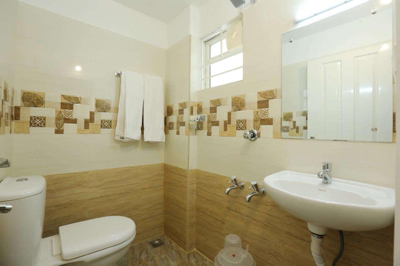 Hotel Swarna Residency Kochi Zewnętrze zdjęcie