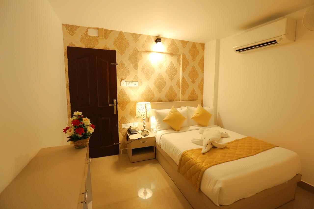 Hotel Swarna Residency Kochi Zewnętrze zdjęcie